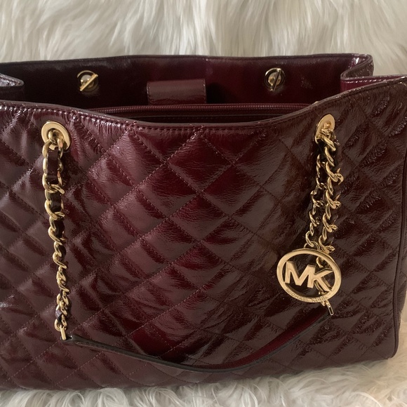 MICHAEL Michael Kors Handbags - Michael Kors Medium Tote
